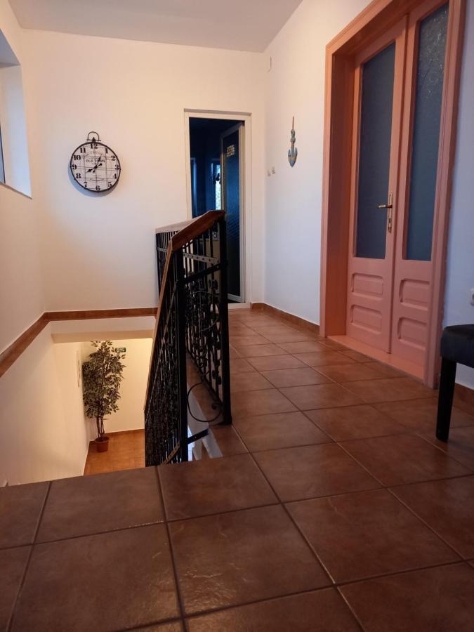 Villa Casa Lui Marc Orşova Exterior foto